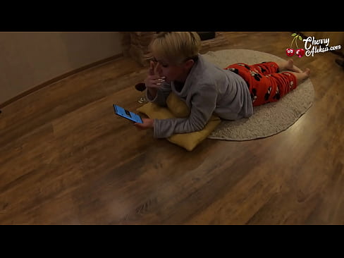 ❤️ Galna blondinen suger en enorm kuk och studsar på den - Analsex ☑ Fuckingvideo at us sv.hotpornphotos.ru ❌